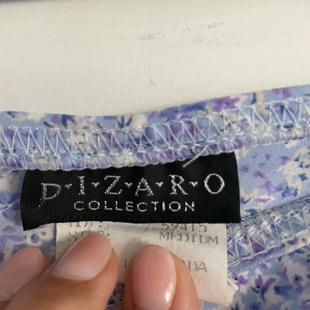 Dizaro Collection Floral Lavender Pencil Skirt in size medium - Picture 4 of 5